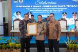 Kemenkum Jateng serahkan pencatatan KIK kepada Bupati Pati
