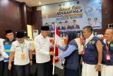 Gubernur Mahyeldi Lepas Keberangkatan 420 Calon Jemaah Haji Kloter 14 Embarkasi Padang