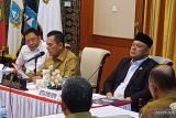 Iman Sutiwan tegaskan perusahaan dilarang tahan ijazah karyawan
