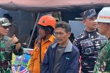 Kisah korban Longsor Gunung Kuda Cirebon yang selamat: terjebak di kabin truk 30 menit