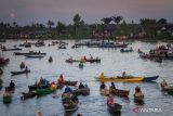 Suasana situs Geopark Meratus Pasar Terapung Lok Baintan di Kabupaten Banjar, Kalimantan Selatan, Sabtu (31/5/2025). Pasar Terapung Lok Baintan termasuk salah satu site Geopark Meratus yang telah dinobatkan sebagai UNESCO Global Geoparks (UGGp) oleh Dewan Eksekutif UNESCO saat Sidang Dewan Eksekutif UNESCO ke-221 yang berlangsung di Paris, Prancis pada beberapa waktu lalu. ANTARA/Bayu Pratama S