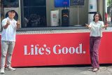 Kampanyekan produk premium, LG Life's Good Truck sapa warga Yogyakarta