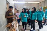 PKK Gowa belajar olahan limbah sabut kelapa di Minahasa Utara