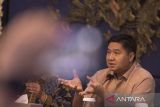 Menteri Perumahan dan Kawasan Permukiman (PKP) Maruarar Sirait memberikan arahan saat pembahasan optimalisasi program Kredit Pemilikan Rumah (KPR) Sejahtera Fasilitas Likuiditas Pembiayaan Perumahan  (FLPP) di Kantor Menara Bank BJB, Bandung, Jawa Barat, Senin (2/6/2025). Menteri PKP Maruarar Sirait mendorong Bank BJB untuk meningkatkan target penyaluran dan serapan KPR Sejahtera FLPP untuk masyarakat berpenghasilan rendah di Jawa Barat sebesar 30 ribu unit dari kuota sekitar 105 ribu unit rumah subsidi se-Jawa Barat. ANTARA FOTO/Novrian Arbi/agr
