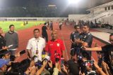 Pencari bakat PSSI Simon Tahamata sebut tak persoalkan tinggi badan pemain bola, pentingkan visi bermain
