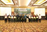FKIP UMPR beri penghargaan pada Kepala Dinas Pendidikan Se-Kalteng