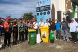 Peringati Hari Lingkungan Hidup, Semen Padang donasi kantong sampah terpilah di Ulakan