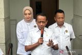Bahlil hentikan sementara tambang nikel di Raja Ampat