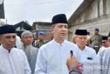 Menteri Transmigrasi serahkan dua sapi kurban untuk warga transmigran di Sigi