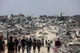 Warga Palestina salat Ied di Al-Aqsa meski dibatasi Israel
