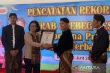 594 peserta kirab berbusana prajurit Bintoro Demak raih rekor MURI