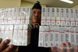 Bea cukai Makassar gagalkan peredaran ratusan ribu rokok ilegal