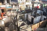 Sembilan rumah semi permanen di Karuwisi Makassar ludes terbakar