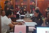 Polda NTT melimpahkan tersangka AKBP Fajar ke Kejari Kota Kupang