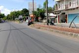 Median jalan simpang dua di Lombok Tengah ditata