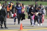 Trump berencana kirim hingga 9.000 migran ke Teluk Guantanamo