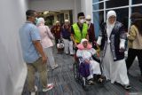Jamaah haji kloter 1 debarkasi Padang tiba di Bandara Internasional Minangkabau