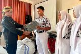 Pemprov Jateng  bantu perlengkapan sekolah siswa terdampak rob Sayung
