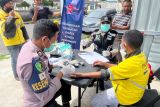 Polres Manggarai melakukan pemeriksaan kesehatan gratis untuk ojol