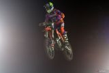 Pebalap melakukan lompatan dalam kejuaraan balap motocross dan grasstrack Trial Game Dirt 2025 putaran kedua di sirkuit non permanen Lapangan Graha Tirta Waru, Sidoarjo, Jawa Timur, Sabtu (14/6/2025). M. Zidane Alnesa berhasil menjuarai dengan nilai total poin 100 di kelas FFA Open disusul Asep Lukman dengan 82 poin dan ketiga Ananda Rigi dengan 78 poin. Antara Jatim/Umarul Faruq