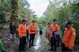 Tim Pencarian dan Pertolongan gabungan di Provinsi Kepulauan Bangka Belitung melakukan persiapan pencarian terhadap seorang pemuda berkebutuhan khusus yang diduga hilang di tengah perkebunan kelapa sawit di Desa Ibul, Kabupaten Bangka Barat, Senin (16/6/2025). Diketahui pemuda bernama Jailani (19) pergi meninggalkan rumah untuk menyusul orang tuanya ke perkebunan kelapa sawit, sejak Sabtu (14/6/2025). ANTARA/HO-Humas Kantor SAR Pangkalpinang.