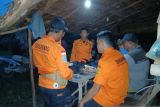 Tim Pencarian dan Pertolongan gabungan di Provinsi Kepulauan Bangka Belitung melakukan persiapan pencarian terhadap seorang pemuda berkebutuhan khusus yang diduga hilang di tengah perkebunan kelapa sawit di Desa Ibul, Kabupaten Bangka Barat, Senin (16/6/2025). Diketahui pemuda bernama Jailani (19) pergi meninggalkan rumah untuk menyusul orang tuanya ke perkebunan kelapa sawit, sejak Sabtu (14/6/2025). ANTARA/HO-Humas Kantor SAR Pangkalpinang.