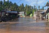BPBD Kabupaten Parimo kirim 40 paket logistik bagi korban banjir di Parigi