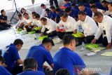 Menteri Agus  Indrianto makan siang bersama napi Lapas Semarang