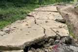 Ratusan rumah di Pagelaran Cianjur rusak akibat pergeseran tanah