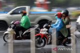 BMKG memprakirakan mayoritas wilayah Indonesia berawan hingga hujan