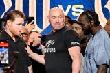 Juara dunia Canelo Alvarez bersiap setiap gaya bertinju Crawford