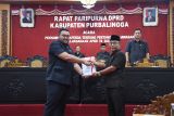 Pemkab Purbalingga serahkan Raperda Pertanggungjawaban APBD