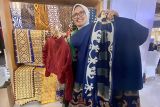Perempuan UMKM yang ingin menjahit perubahan lewat tapis dan batik
