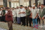 Pemkab Malra shalatkan jenazah mahasiswa UGM yang tenggelam