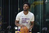Bronny James santai tanggapi spekulasi LeBron hengkang dari Lakers