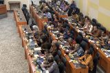 Sri Mulyani kejar penerimaan pajak Rp1.409 triliun pada semester II-2025