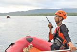 Tim SAR gabungan melakukan operasi SAR terkait tenggelamnya KMP Tunu Pratama Jaya di perairan Selat Bali, Gilimanuk, Jembrana, Bali, Jumat (4/7/2025). Petugas SAR gabungan melanjutkan upaya pencarian korban hari kedua pada peristiwa tenggelamnya KMP Tunu Pratama Jaya di Selat Bali yang berlayar dari Pelabuhan Ketapang menuju Pelabuhan Gilimanuk. ANTARA FOTO/Fikri Yusuf/wsj.