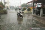 BMKG prakirakan mayoritas wilayah Indonesia hujan pada Jumat
