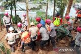 Tiga korban bencana banjir di Puncak berhasil dievakuasi dan satu masih dicari