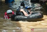 Ratusan jiwa mengungsi akibat Sungai Ciliwung meluap