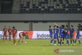 Pesepak bola Timnas Putri Taiwan melakukan selebrasi usai memasukkan bola ke gawang Timnas Putri Indonesia saat pertandingan kualifikasi Piala Asia Wanita 2026 Grup D di Stadion Indomilk Arena, Kabupaten Tangerang, Banten,Â Sabtu (5/7/2025). Timnas Putri Indonesia kalah atas Timnas Putri Taiwan dengan skor akhir 1-2. ANTARA FOTO/Putra M. Akbar/gp