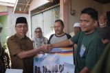 Progul Padang Sigap, Wawako Maigus Nasir serahkan bantuan bagi 15 KK korban kebakaran