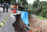 BPJN: Kendaraan lebih dari 4 ton dilarang lewat KM 253+700 Liwa-Krui