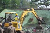 Pemkab Batang bongkar  24 bangunan kafe di objek wisata Pantai Sigandu