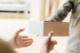 Manfaatkan fitur gratis ongkir agar belanja lebih hemat