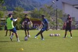 Latihan perdana Semen Padang FC