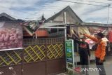 Warga Kapuas geger, pria pingsan usai tersetrum listrik di atap rumah