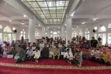 Wawako Maigus Nasir serahkan dana operasional triwulan II untuk RT/RW dan guru ngaji