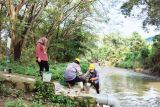 DLH Jabar inspeksi mendadak di Sungai Cilemahabang Bekasi telusuri pencemaran