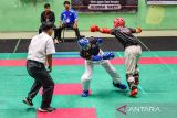 Peserta mengikuti kejuaraan olahraga kick boxing di GOR Koni Kota Bandung, Jawa Barat, Sabtu (12/7/2025). Kejuaraan kick boxing tingkat Jawa Barat yang diselenggarakan oleh Pengurus Cabang Kick Boxing Indonesia Kota Bandung tersebut diikuti oleh 164 peserta dari berbagai kota di Jawa Barat untuk mencari atlet muda bagi kejuaraan tingkat nasional seperti Pekan Olahraga Nasional (PON). ANTARA FOTO/Raisan Al Farisi/agr